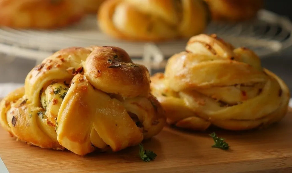 Garlic Bread Knots